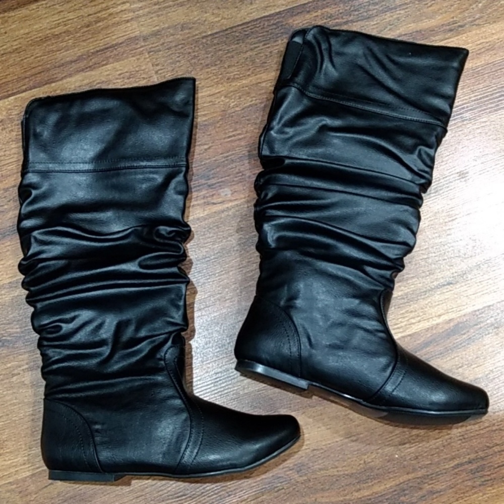 Quipid black boots